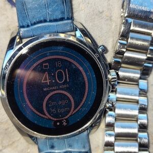 Michael Kors Smartwatch Bradshaw 6 with Blue Leather and Silver Metal